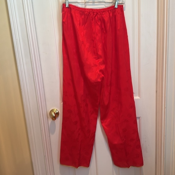 Vintage Chinese red pajamas with embroidery. - Picture 6 of 14